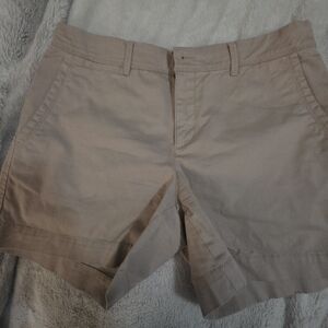 Banana Republic Women's Mid Rise Chino Shorts. Khaki . Size 2 NWOT